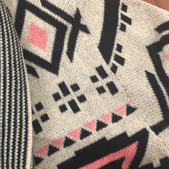Tribal Cardigan - Picture 3 of 4